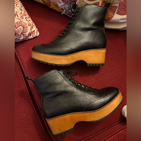 Kelsi Dagger Wise Platform Bootie~Worn once Runs big